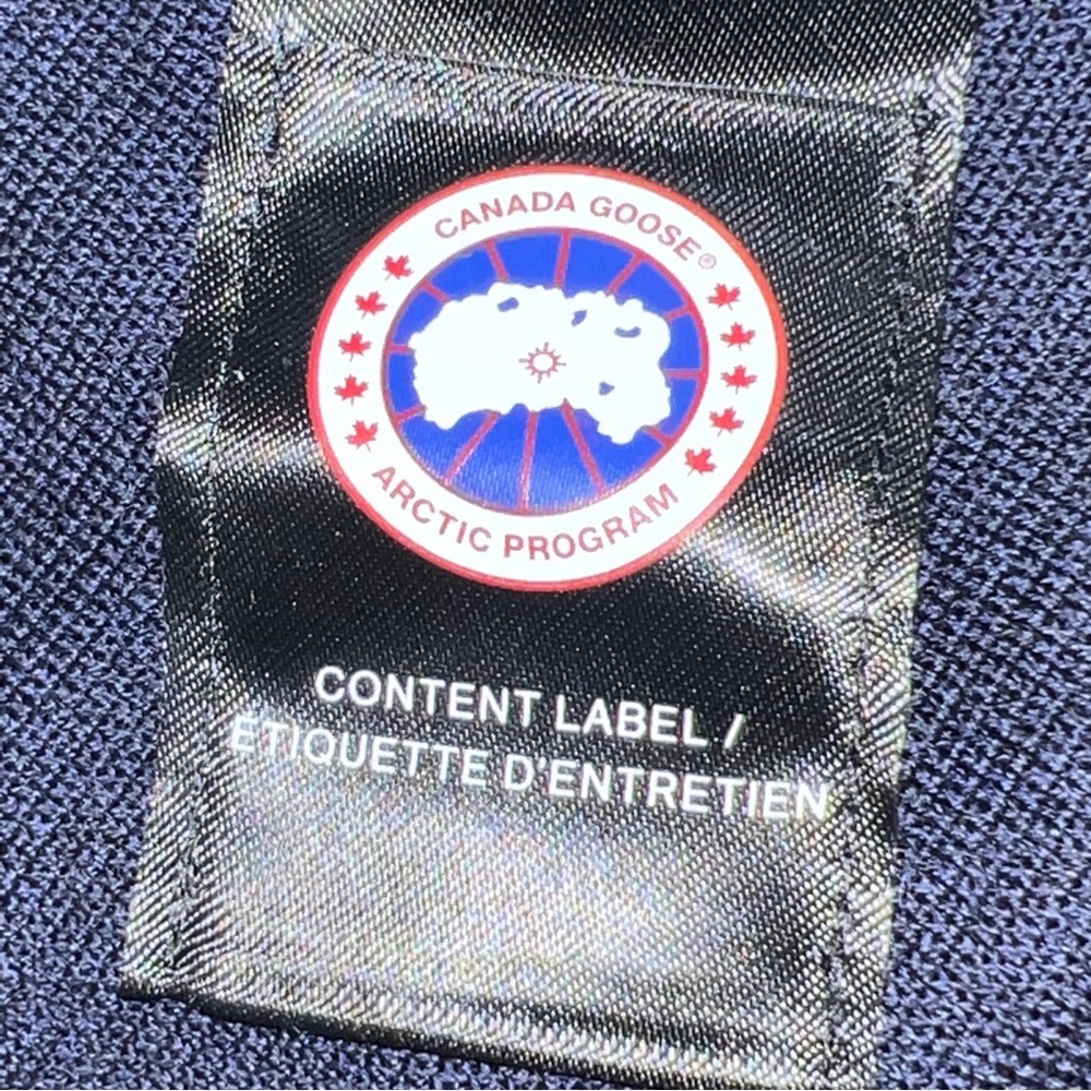 CANADA GOOSE HyBridge Knit Packable Jacket IN Navy NWT size XS - Picture 11 of 13